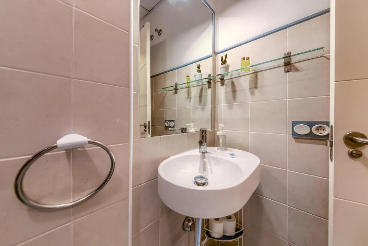 Lyrioshomes Apartamento Estudio La Biznaga Malaga 0*,